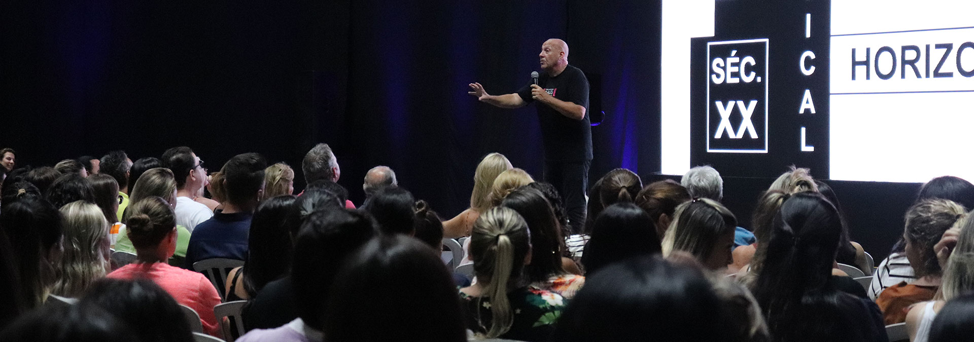 Palestra de Dado Schneider, mestre e doutor em comunicação.